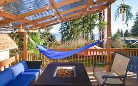 Unique Camano Cabin With Mountain And Water Views